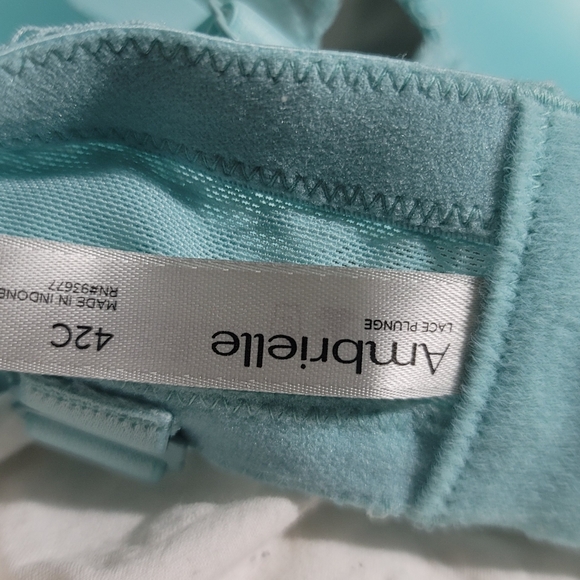 Lot of 3 colorful womens bras size 42C - Picture 3 of 12